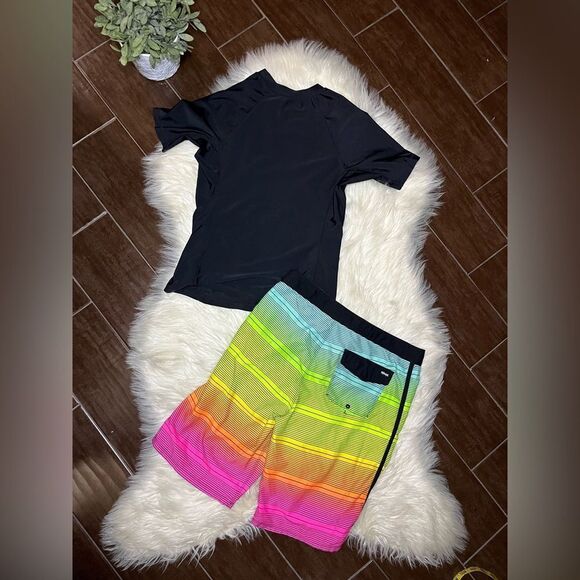 Hurley Kids Black Rash Guard and Multicolor Swim Shorts Set sz small/29 - Picture 4 of 4